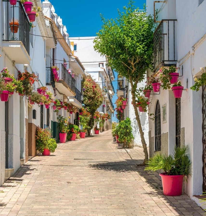Sea Breeze Apartment Estepona Exterior foto