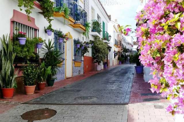 Sea Breeze Apartment Estepona Exterior foto