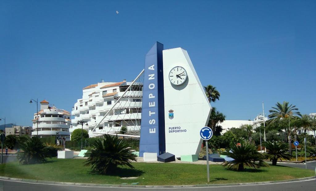 Sea Breeze Apartment Estepona Exterior foto